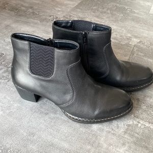 Black Rieker heeled Chelsea style boots size 40 (8.5)